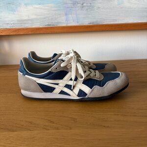 Mako blue/cream Onitsuka Tiger Serrano sneakers